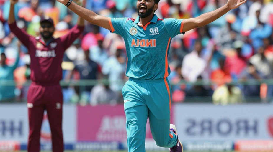 নিলামের প্যাডেল আর স্কোরবুকের কালি: ক্রিকেটের দুই বাজারে দাম কে ঠিক করে
