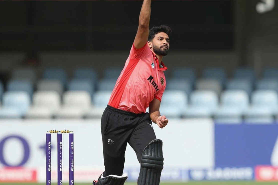 শাদাব-রউফের ৮৯ রান: শেষ তিন রানের চেজে যে জ্যামিতি কাজ করেছে