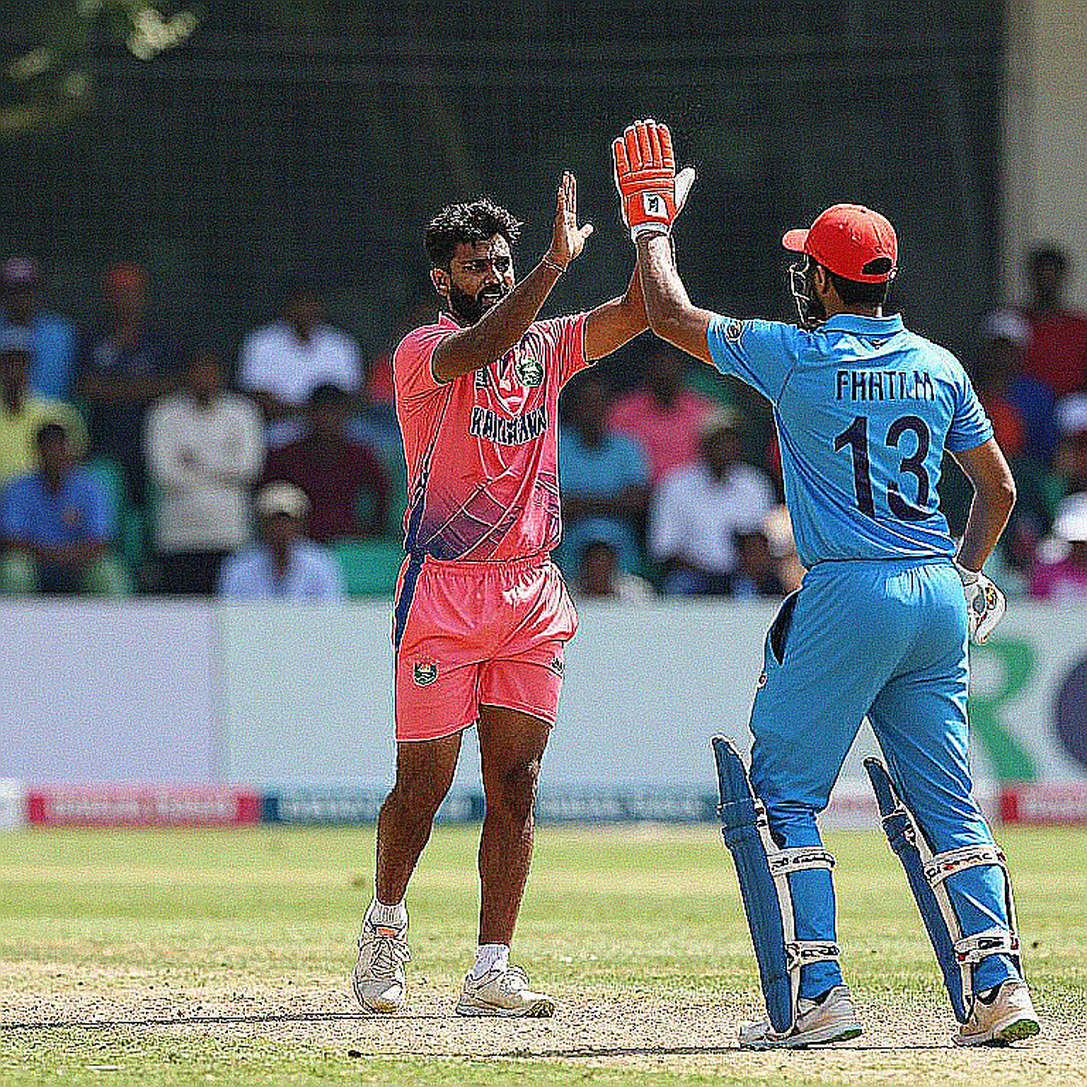 রাওয়ালপিন্ডির ফ্ল্যাট ডেক, নতুন অধিনায়ক আর ছয় সপ্তাহের চাপ: পাকিস্তান–শ্রীলঙ্কা ব্লকের ট্যাকটিক্যাল লেজার