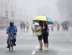 BMKG prakirakan mayoritas wilayah Indonesia berawan-hujan pada Selasa