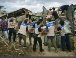 Relawan Dewan Dakwah Aceh Salurkan Bantuan Kemanusiaan untuk Korban Banjir