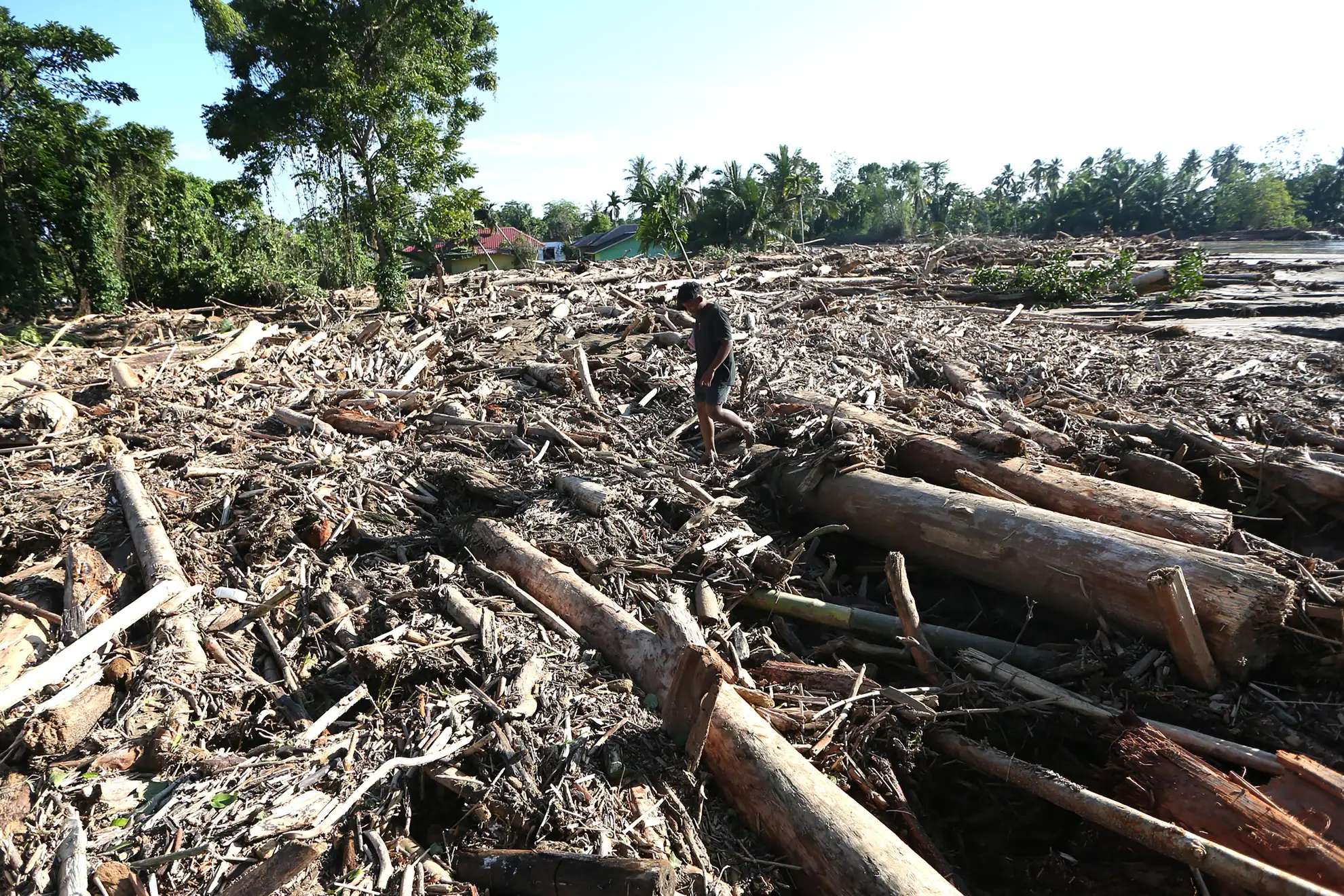Sedimen Menggunung Imbas Banjir