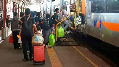 Ratusan Barang Penumpang