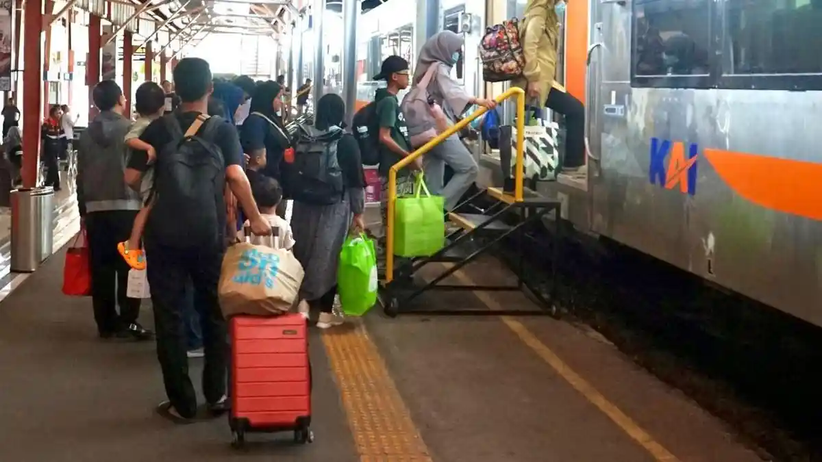 Ratusan Barang Penumpang